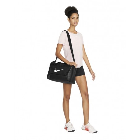 achat Sac de sport Nike BRASILIA XS DUFF - 9.5 (25L) Noir porté épaule